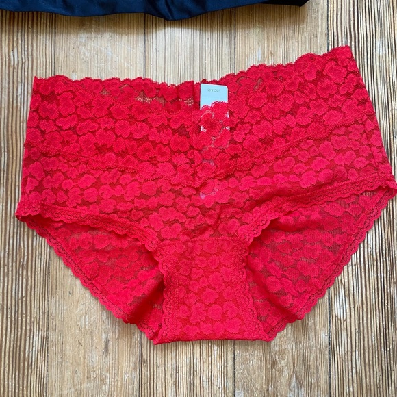 3pc. VS & Aerie Intimate’s Set retail $68 - Picture 10 of 14